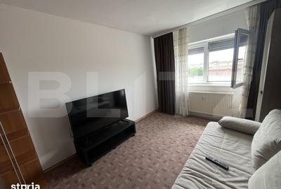 Apartament cu 3 camere decomandat în Salca - 1