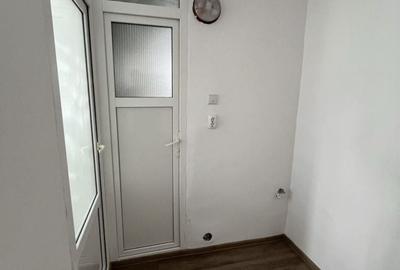 Apartament cu 2 camere semidecomandat în 1 Mai
