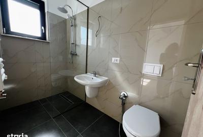 Casă cu 6 camere cu Teren 350 Mp în Dumbrăvița
