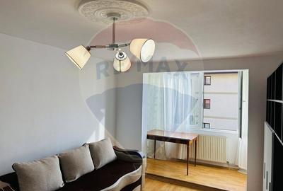 Apartament cu 3 camere decomandat, mobilat în Tractorul - 2