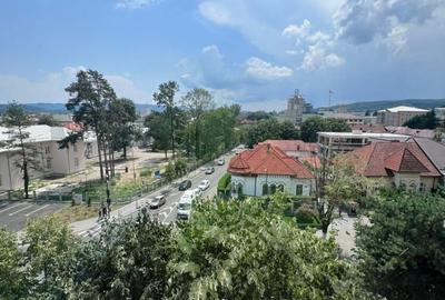 Apartament cu 4 camere în Traian - 3