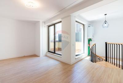 Apartament cu 4 camere semidecomandat în Herăstrău