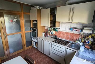 Apartament cu 3 camere decomandat în Circumvalațiunii - 1