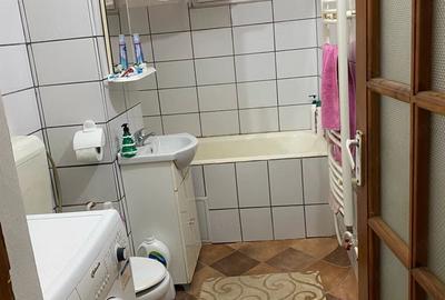 Garsonieră decomandată în Central