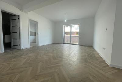Apartament cu 3 camere decomandat în Păcurari