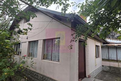 Casă individuală cu 5 camere cu Canalizare în Voila