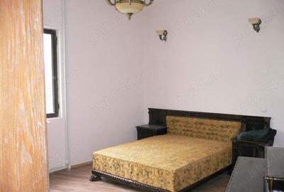 Casă cu Teren 6500 Mp în Central - 2