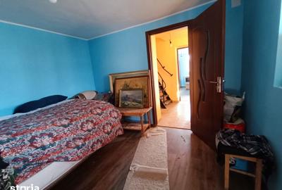 Casă cu 3 camere semidecomandat cu Teren 1500 Mp în Românești - 2