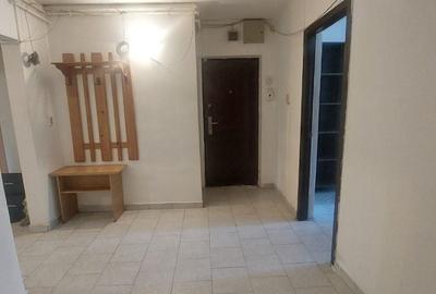 Apartament cu 3 camere decomandat în Centrul Civic - 1