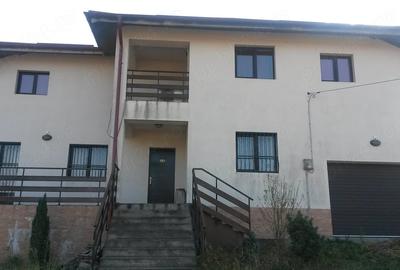 Casă cu 5 camere cu Teren 700 Mp în Frumușani - 2