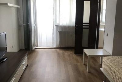 Garsonieră decomandată, mobilată în Dristor