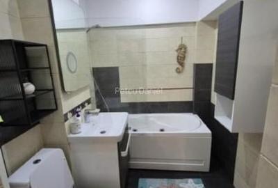 Apartament cu 3 camere semidecomandat în Sat Vacanță