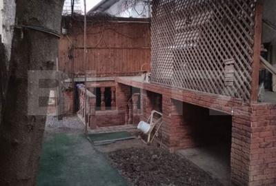 Casă cu 4 camere cu Teren 739 Mp în Dâmbu Pietros - 1