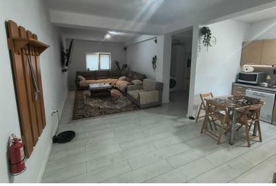 Apartament cu 3 camere decomandat în Roșu - 2