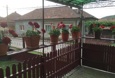 Casă cu 4 camere în Hida