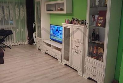 Apartament cu 3 camere decomandat în Dacia