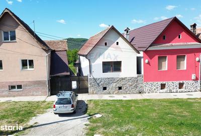 Casă cu 2 camere cu Teren 913 Mp în Central