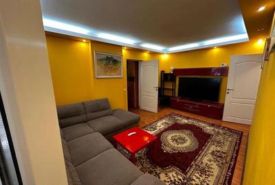 Apartament cu 3 camere semidecomandat, mobilat în Pajura