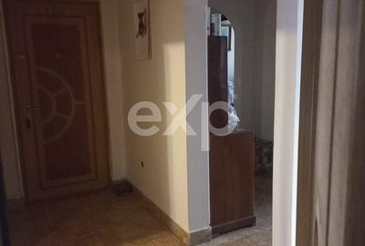 Apartament cu 2 camere decomandat în Războieni