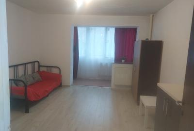 Garsonieră decomandată în Costin Georgian - 2