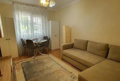 Garsonieră decomandată în Tei
