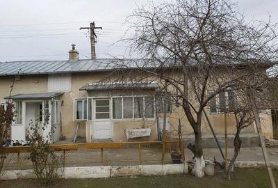Casă cu 7 camere cu Teren 750 Mp în Central
