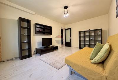 Apartament cu 3 camere decomandat, mobilat în Uverturii