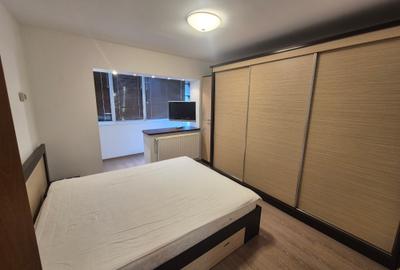 Apartament cu 2 camere decomandat, mobilat în Micro IV - 2
