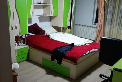 Casă cu 4 camere cu Teren 15 Mp în Central - 1
