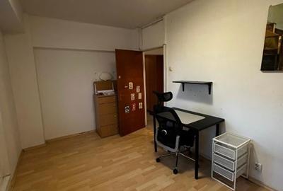 Apartament cu 4 camere decomandat în Tei - 6