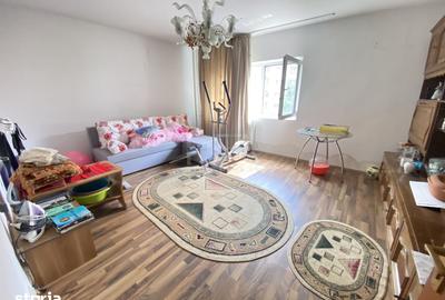 Apartament cu 4 camere decomandat în Rahova