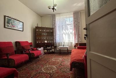 Apartament cu 2 camere decomandat în Petros