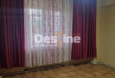 Apartament cu 3 camere semidecomandat în 5 Călărasi