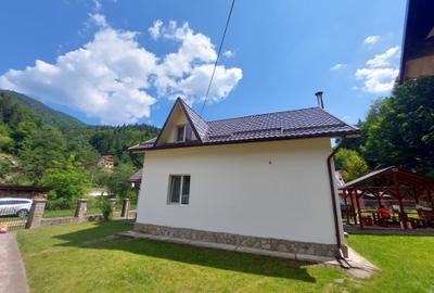Casă cu 5 camere cu Garaj în Izvoru Muntelui - 3