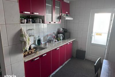 Apartament cu 3 camere decomandat în Baza 3 - 2