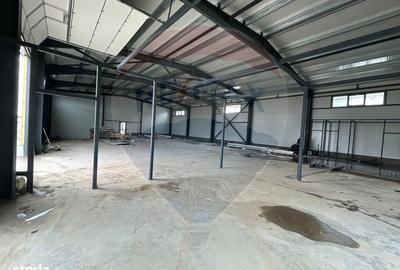 Spațiu comercial, de 600 mp, în Central - 3