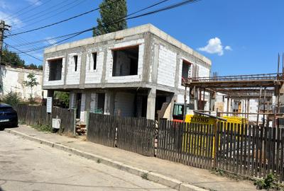 Duplex cu 4 camere cu Canalizare în Central - 10