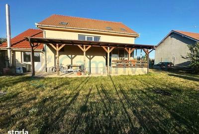 Casă cu 5 camere cu Teren 535 Mp în Sântandrei