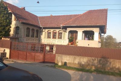 Casă cu 4 camere în Central - 6