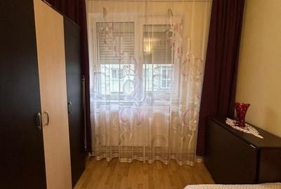 Apartament cu 3 camere semidecomandat, mobilat în Dacia