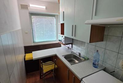 Apartament cu 3 camere semidecomandat în Cetății