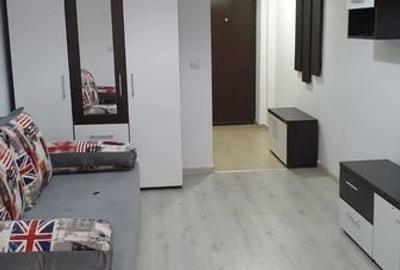 Garsonieră în Titan