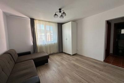 Apartament cu 3 camere semidecomandat în Dărmănești