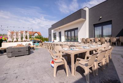 Casă individuală cu 4 camere cu Piscina în Lazu - 1