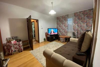 Apartament cu 2 camere semidecomandat, mobilat în Central