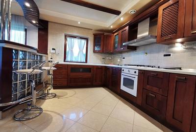 Casă cu 3 camere cu Teren 2600 Mp în Bucium - 1