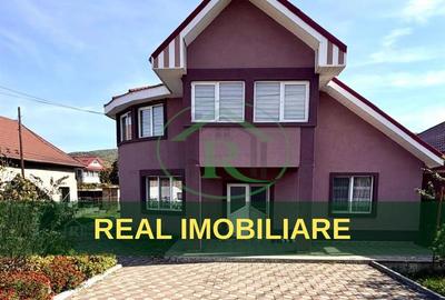 Casă cu 4 camere cu Teren 650 Mp în Pârscov