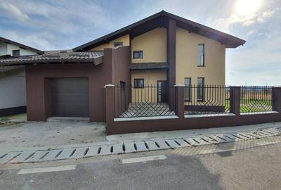 Casă cu 4 camere în Mărăcineni