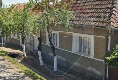Casă cu 4 camere cu Teren 1710 Mp în Husasău de Tinca