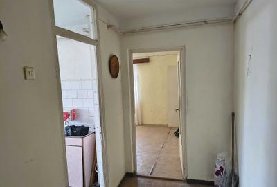 Apartament cu 2 camere decomandat în Gară